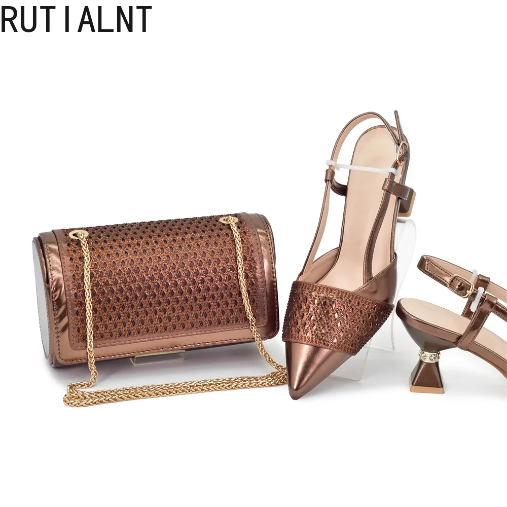 kf-S1f5414e1e7e0492c9c310cd2daeb66ecK حقيبة وحذاء بتصميم عصري - الصورة 1