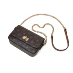 ⁦FOXER المرأة الصغيرة التوقيع حقيبة كروسبودي الفتاة مشبك رفرف سلسلة حقيبة كتف الهاتف المحمول حقيبة يد محفظة هدية للزوجة والحبيب⁩ - الصورة ⁦5⁩