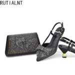 مجموعة حذاء وحقيبة مرصعة بالأحجار 