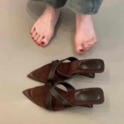 شباشب كعب عالي فرنسية على الموضة للصيف ملابس خارجية جديدة بمقدمة مدببة وفم ضحل مفتوح من الأمام صنادل كعب خاصة بمزاج